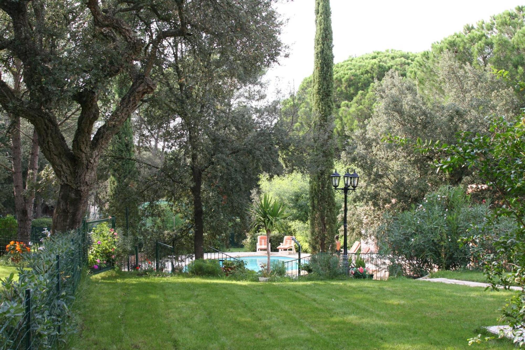 Location Villa Et Studios Roquebrune-sur Argens Ngoại thất bức ảnh