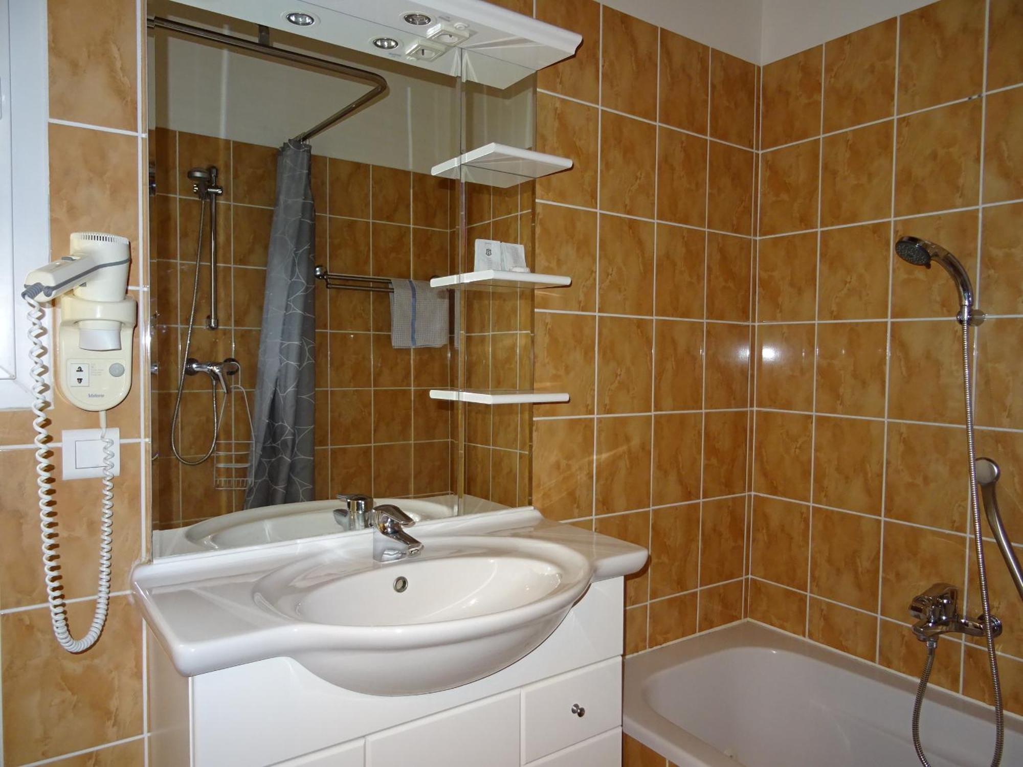 Location Villa Et Studios Roquebrune-sur Argens Ngoại thất bức ảnh